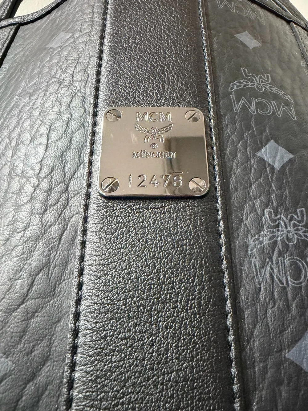 • MCM Reversible Liz Shopper •